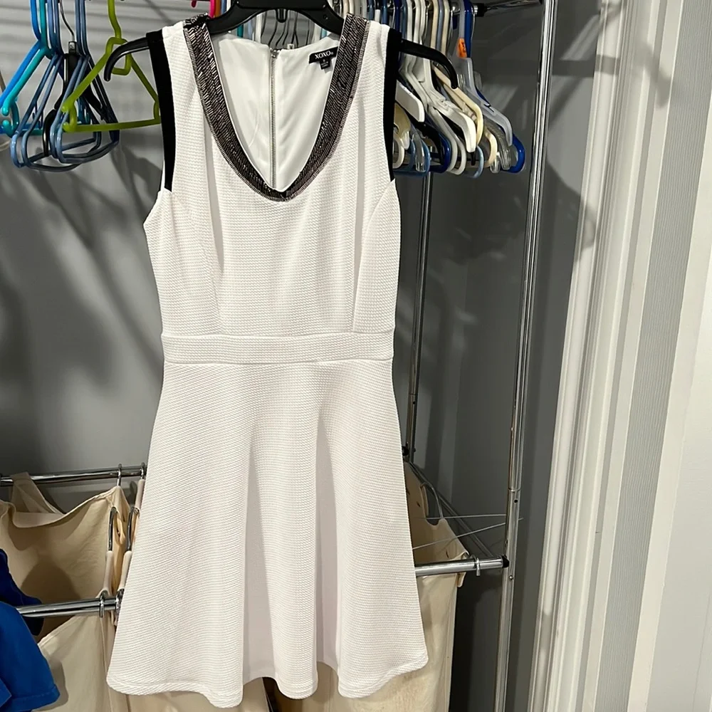 Beautiful white dress worn once great condition - Picture 1 of 4